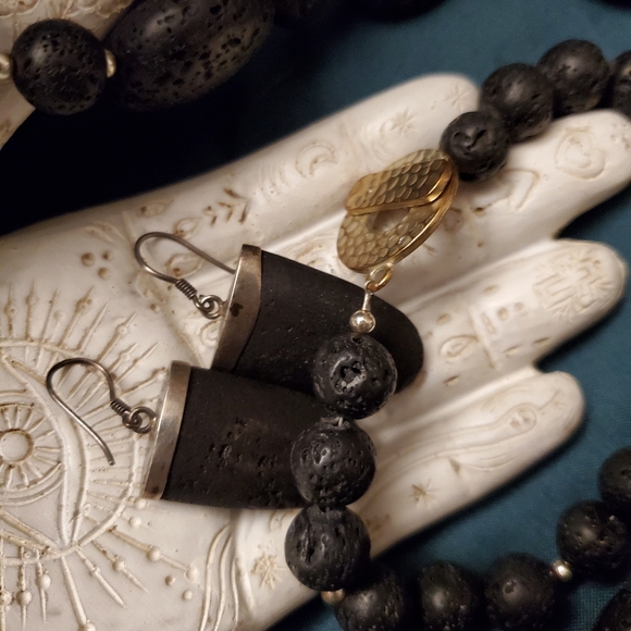 VINTAGE PIECE Gorgeous Genuine Lava Rock 3-Piece Jewelry Set - Picture 4 of 6